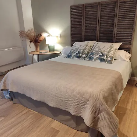 펜션 De Charme, 3 Pers, Parc Arbore , Chantilly 5' *